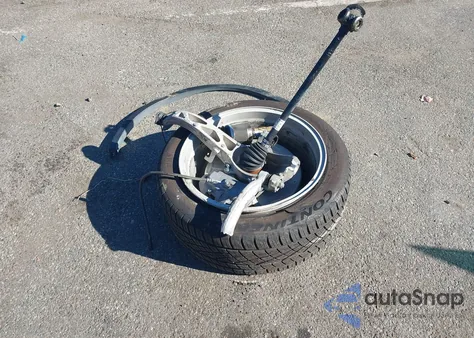 2021 Tesla Model Y Long Range Dual Motor All-Wheel Drive z USA, uszkodzony, nr VIN 5YJYGAEEXMF186341